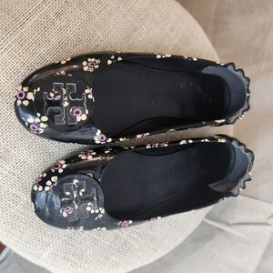 Tory Burch Reva Black Patent Leather Floral Print Flats